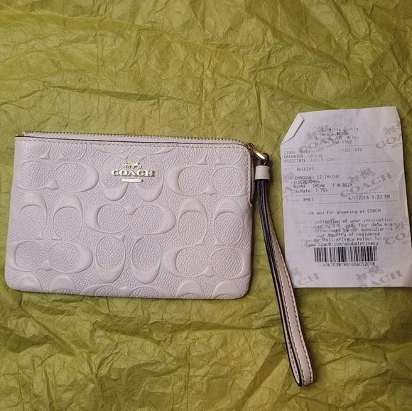 NWT Coach Signature Embossed White Leather Wristlet Wallet - Picture 1 of 11